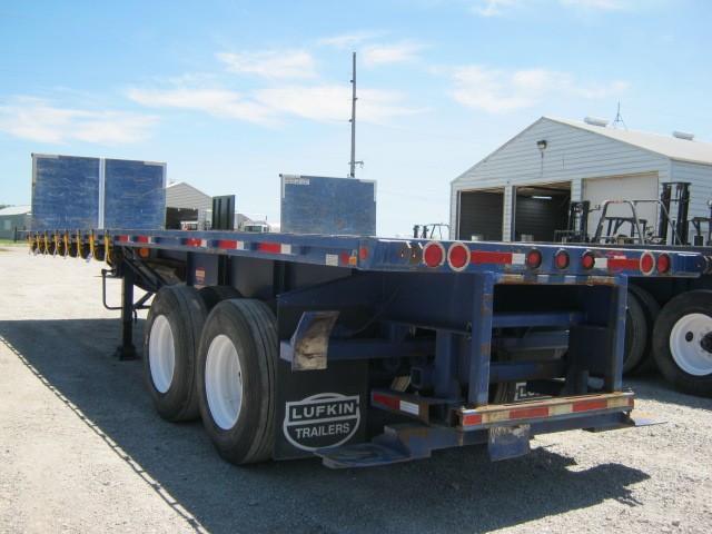 SOLD! 2005 Lufkin 32′ Flatbed Moffett Trailer | Equipment Remarketing Blog