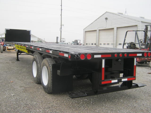 2013 Wade 46' 6" X 102" Flatbed Moffett Trailer For Sale