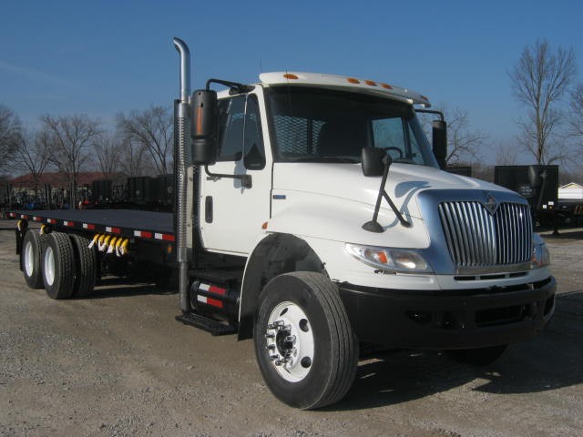 Rare Automatic Transmission! 2008 International 4400 Dura Star Flatbed Moffett Truck For Sale