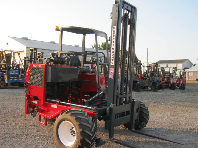 For Sale: 2004 Moffett M5500 Comes With Operational Guarantee And 1 Month Engine Warranty